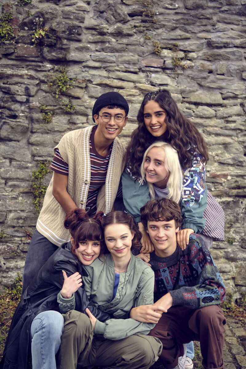 Zach Chen (RAIKO GAHARA);Cara Ward (ASHA BANKS);Author Holly Jackson;Lauren (YALI TOPOL MARGALITH);Pip Fitz-Amobi (EMMA MYERS);Connor Reynolds (JUDE MORGAN-COLLIE),*FIRST LOOK* (back row, then front),Moonage Pictures,Joss Barratt