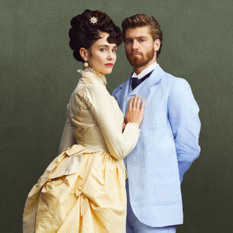 MASTERPIECE
The Forsytes
Coming in 2026 to MASTERPIECE on PBS.
A lavish and romantic series, The Forsytes follows the lives of the wealthy Forsyte family in 1880s London and their tale of love, loyalty, ambition and betrayal.
Shown L-R: Frances Forsyte (Tuppence Middleton), Jolyon Forsyte Jr (Danny Griffin)
For editorial use only.
Courtesy of Mammoth Screen & MASTERPIECE.